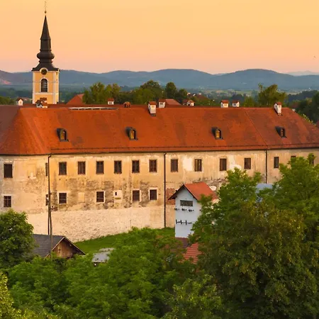 Kolpa Paradise Jacuzzi & Sauna - Happy *