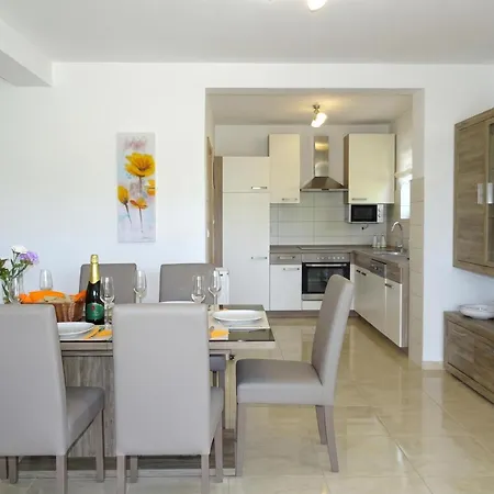 House Kolpa Paradise Whirlpool And Sauna - Happy *